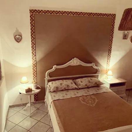Oda ve Kahvaltı Le Rose Salerno