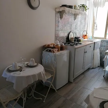 Le Rose Bed & Breakfast